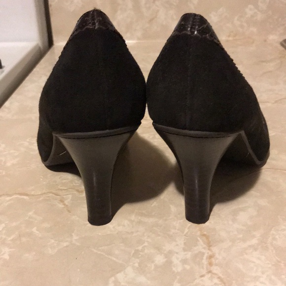 Purple/maroon Heels - Picture 3 of 3